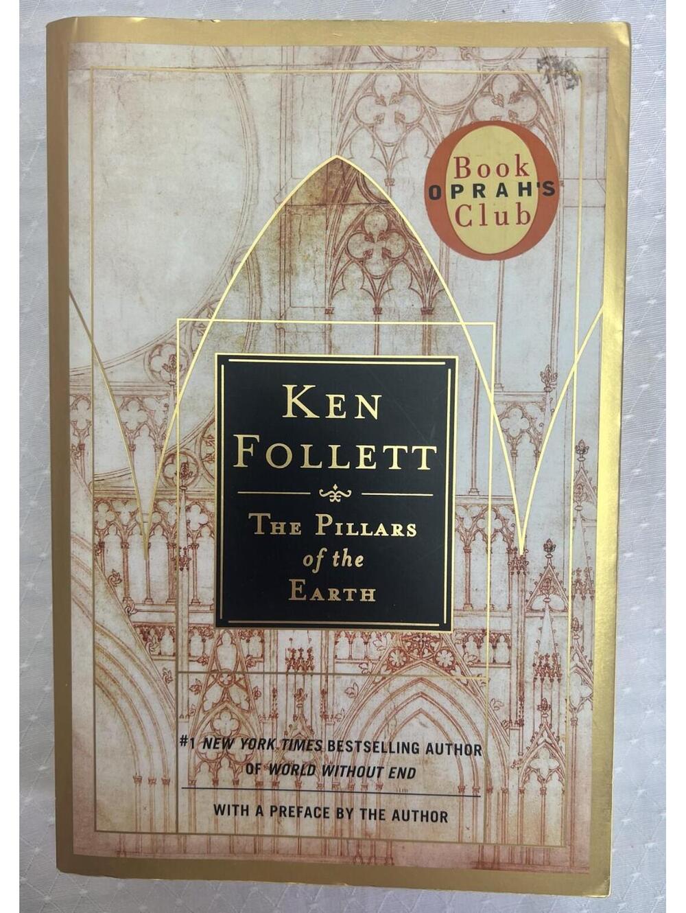 The Pillars of the Earth (Oprah's Book Club) - Paperback